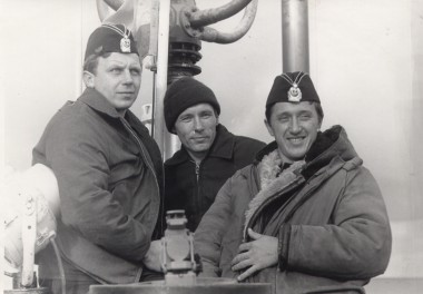 1970-е годы. Алексей Гусаков (в центре) с сослуживцами. 1970-е годы. Алексей Гусаков (в центре) с сослуживцами.